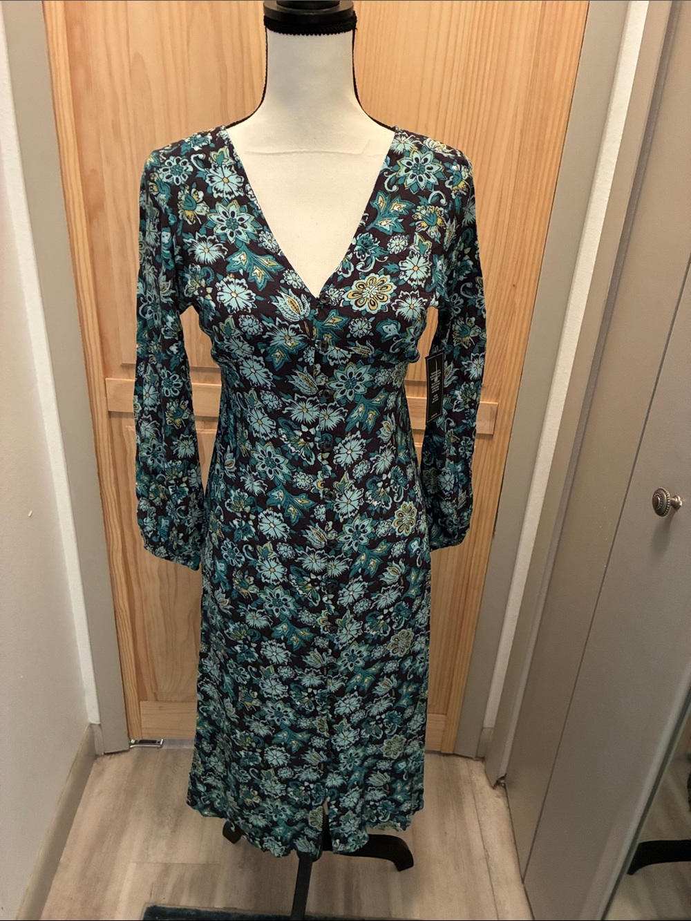 Volcom Teal Floral V-Neck Long Sleeve Midi Dress